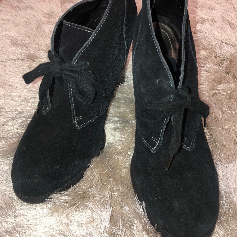 Naturalizer: Black Lace Up Heeled Booties